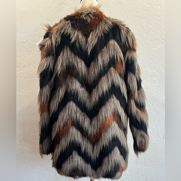 Amuse Society Faux Fur Chevron Jacket – Size XS - Picture 5 of 14